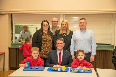 Help with school costs - free breakfast clubs for all Icon