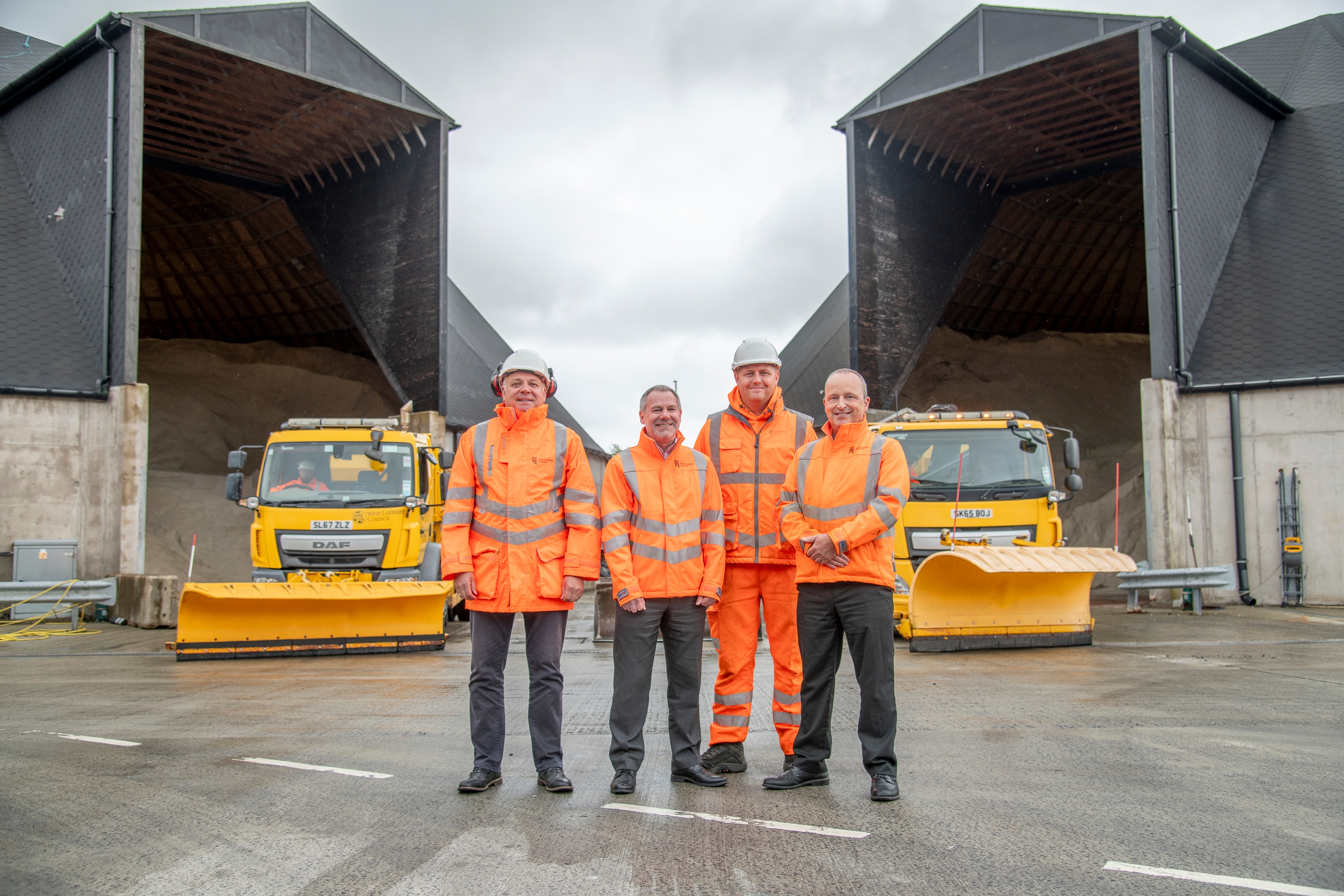 Gritting roads and paths - Winter Ready Icon